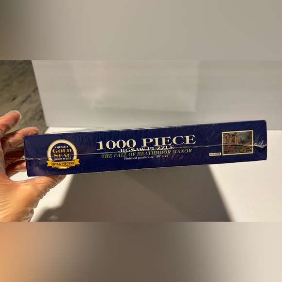 Jigssaw Puzzle 1000 Piece The Fall Of Heathmoor Manor Glow in the Dark Sealed - Picture 7 of 14